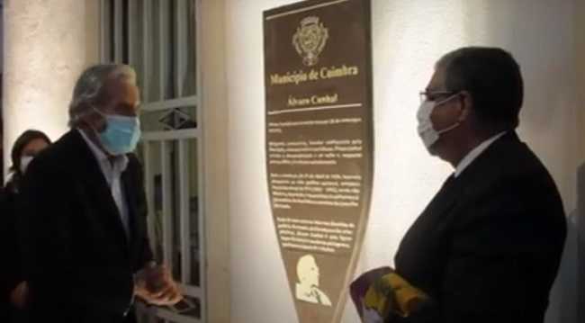 Jornal Campeão: Descerrada placa que assinala a casa onde Álvaro Cunhal nasceu em Coimbra
