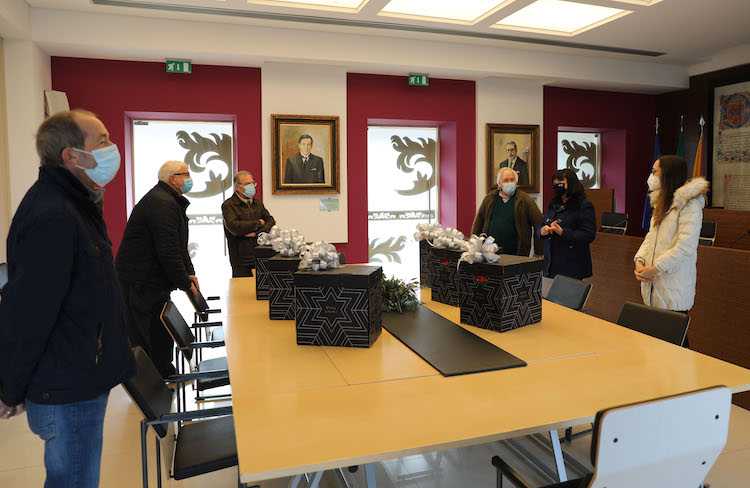 Jornal Campeão: Sociedade de São Vicente de Paulo e Câmara de Cantanhede distribuem cabazes de Natal