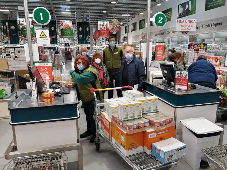 Jornal Campeão: Figueira da Foz: Clube Lions de Santa Catarina solidário com famílias carenciadas