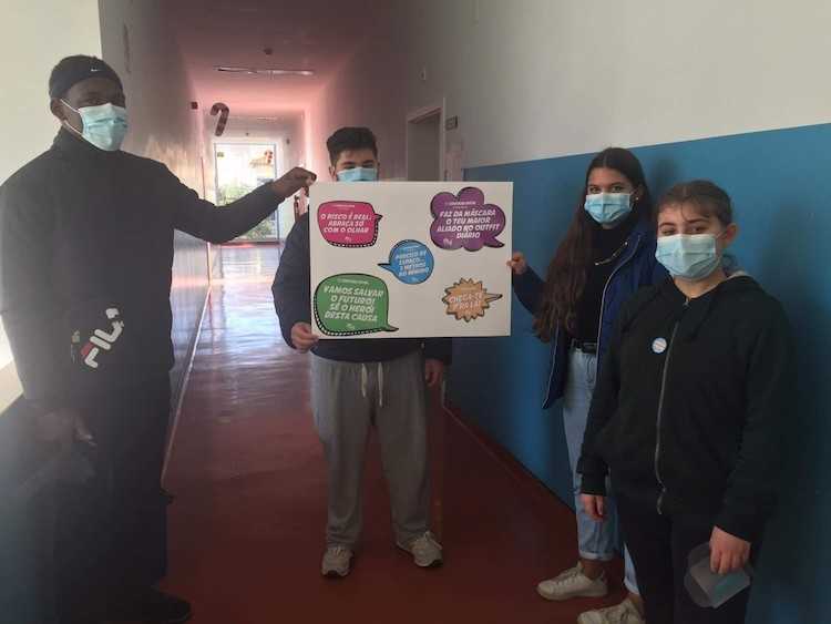 Jornal Campeão: Figueira da Foz: Jovens sensibilizam para a adopção de práticas conscientes no Natal