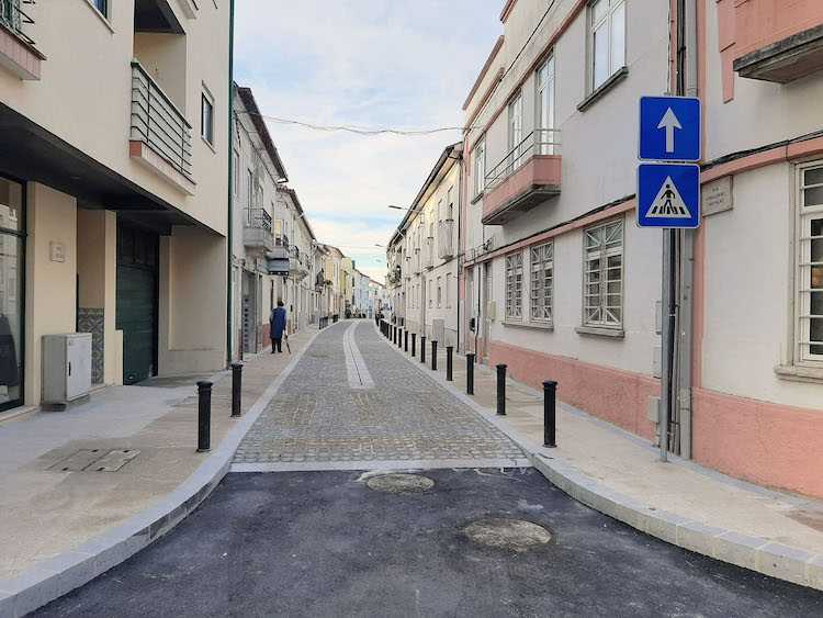 Jornal Campeão: Cantanhede: Já se pode circular na Rua Conselheiro Carvalho e na Ruas das Parreiras