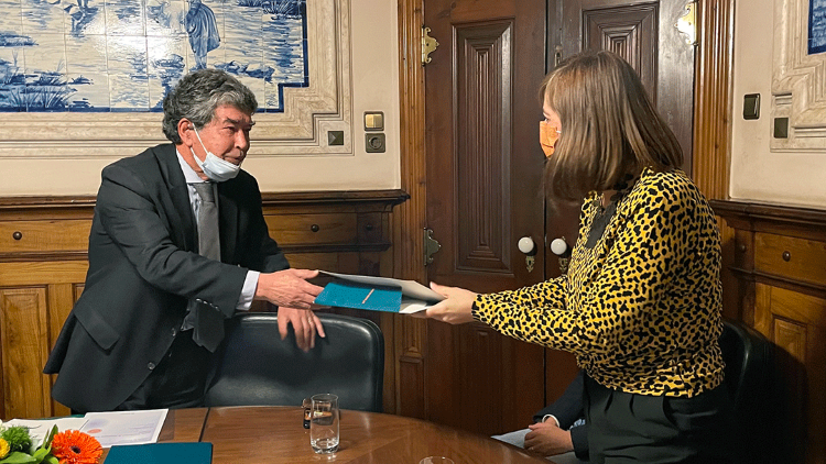 Jornal Campeão: Instituto Miguel Torga distingue docentes