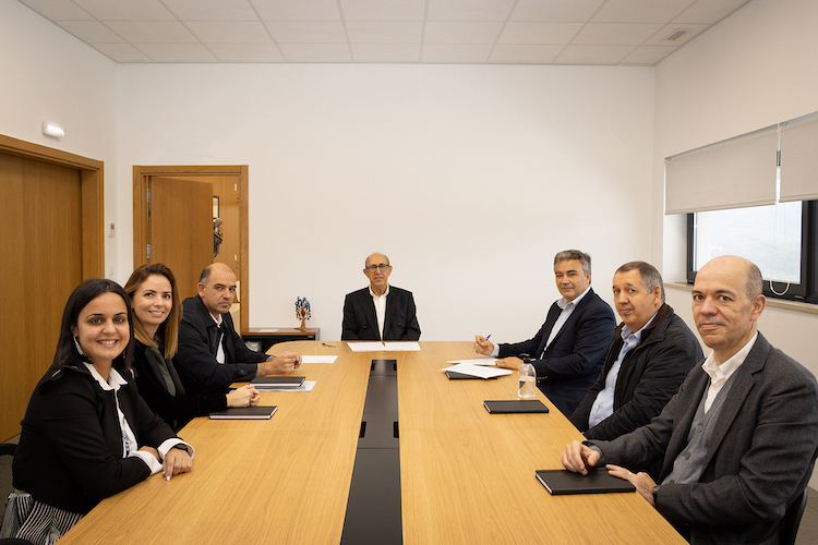 Jornal Campeão: FEUC assina protocolo com EFAPEL no âmbito da “Rede Parceiros”