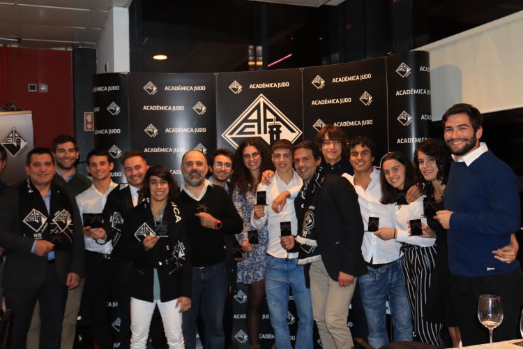 Jornal Campeão: Secção de Judo da Associação Académica de Coimbra distingue atletas
