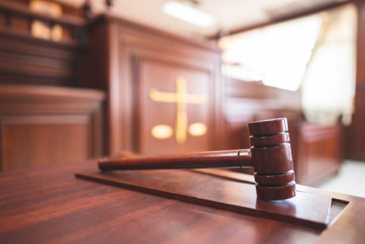 Jornal Campeão: Tribunal determina internamento de jovem que matou o pai em Penacova