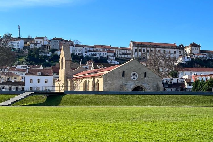 Jornal Campeão: Galeria Santa Clara em Coimbra recebe sessão “Velhas e novas extremas direitas”