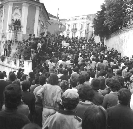 Jornal Campeão: 25 Abril: Coimbra quer envolver 100 entidades na comemoração dos 50 anos