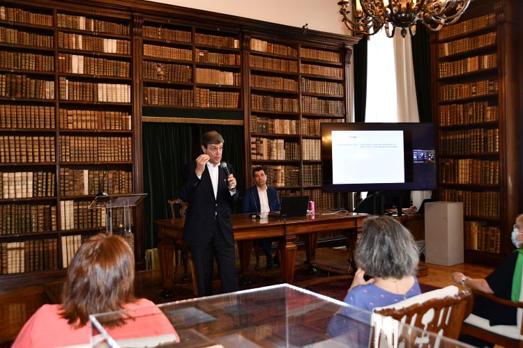 Jornal Campeão: Duas visões sobre a espiritualidade em tertúlia na da Biblioteca Geral da UC