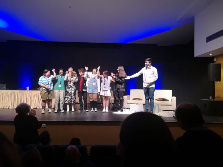 Jornal Campeão: Fig. da Foz: Teatro Figueirense vence festival e vai ao Teatro Nacional em Lisboa