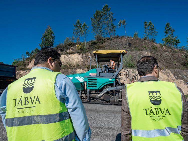 Jornal Campeão: Presidente de Tábua acompanha obras de beneficiação da rede viária do concelho