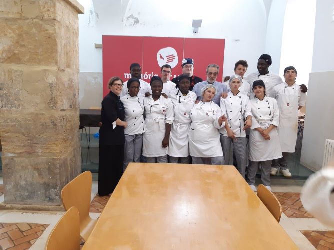 Jornal Campeão: Doze jovens cozinheiros concluem formação no CEARTE e já têm emprego