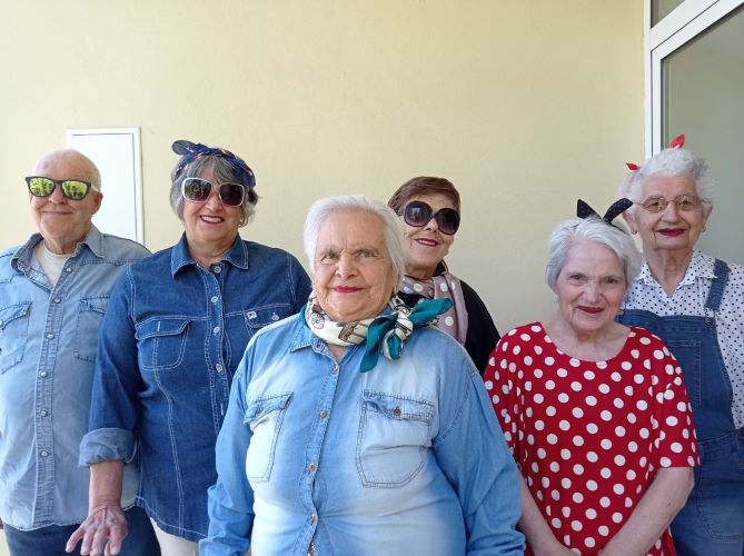 Jornal Campeão: Centro Social de Lamas realiza festa alusiva aos anos 70