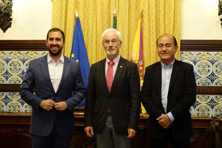 Jornal Campeão: Comitiva da Frente Nacional de Prefeitos recebida na CM de Coimbra