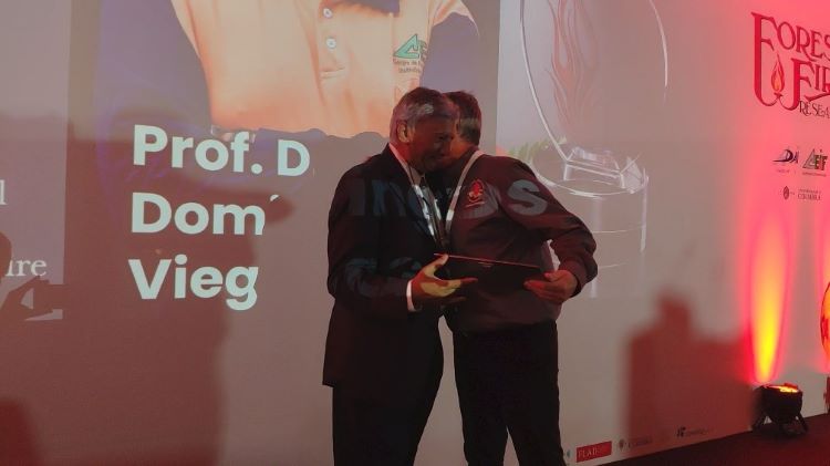 Jornal Campeão: Xavier Viegas galardoado com “Ember Award for Excellence in Wildland Fire Science”
