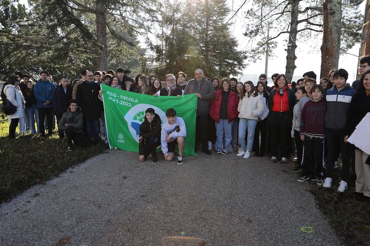 Jornal Campeão: Cantanhede: Bandeira Verde Eco-Escolas hasteada na Escola Secundária Lima-de-Faria