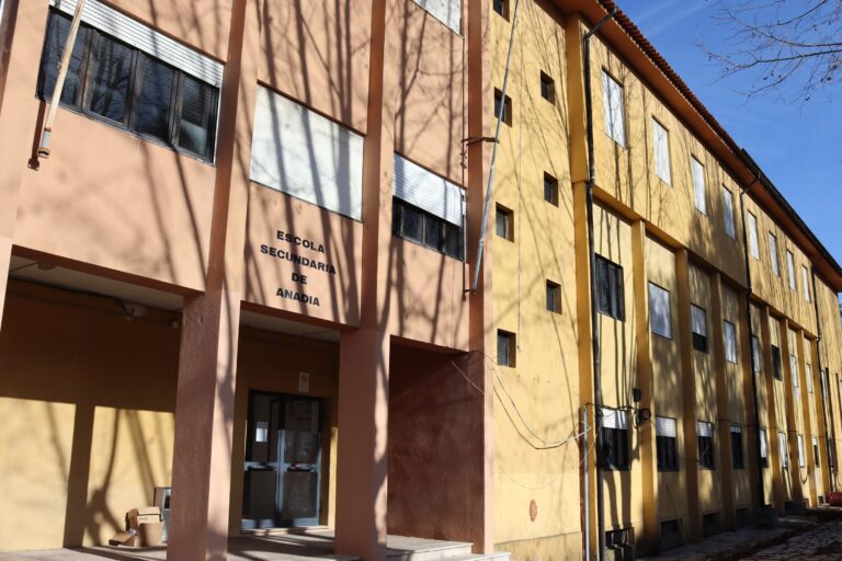 Jornal Campeão: Câmara de Anadia lança concurso para requalificação da antiga escola secundária