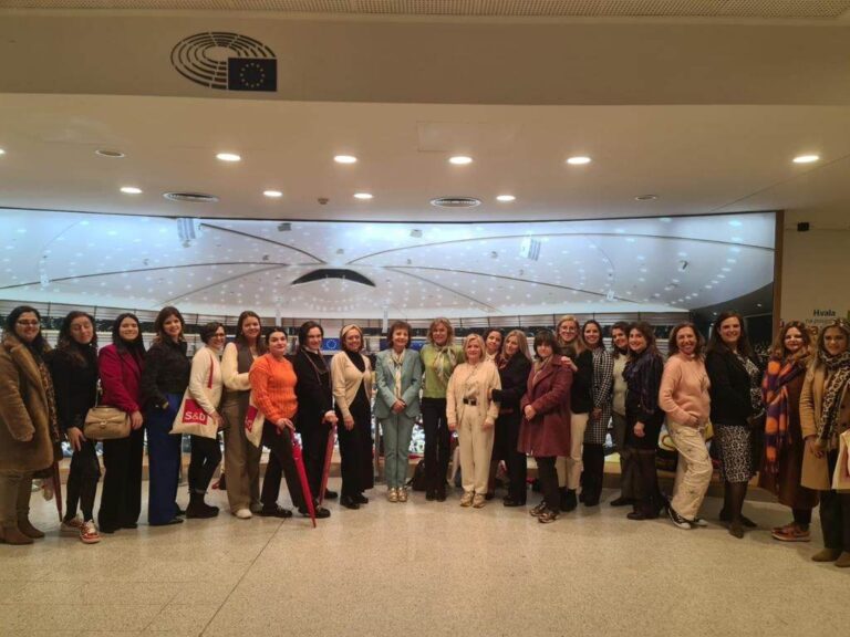 Jornal Campeão: Mulheres Socialistas visitam o Parlamento Europeu