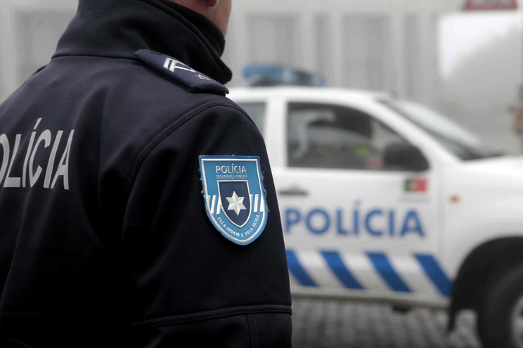Jornal Campeão: PSP de Coimbra detém dois homens por infracções rodoviárias
