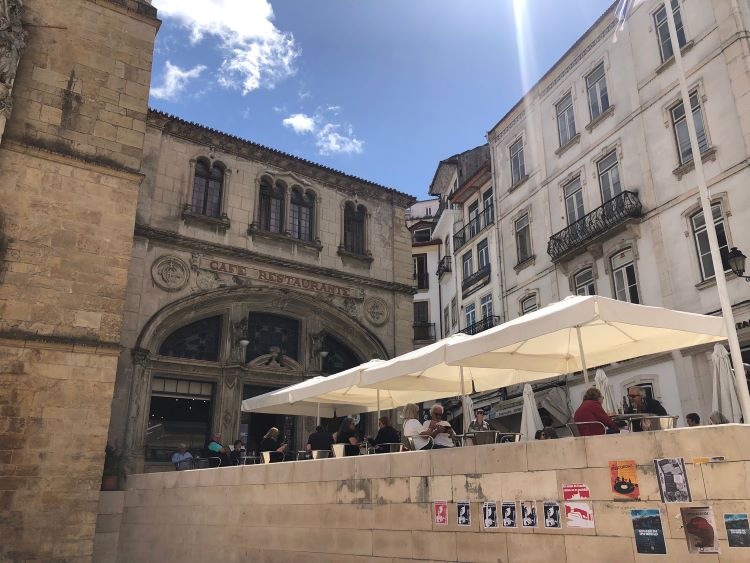 Jornal Campeão: Coimbra: Café Santa Cruz celebra 100 anos de existência
