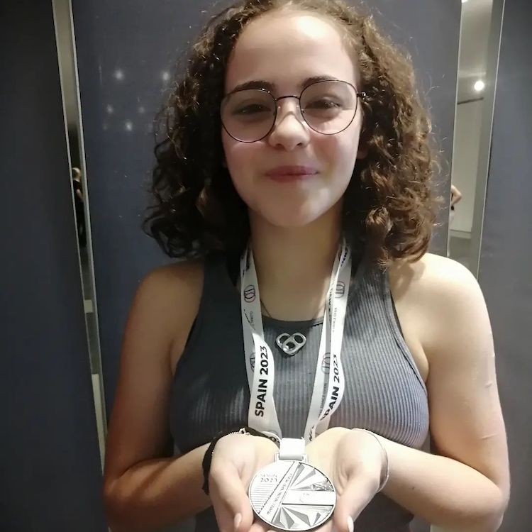 Jornal Campeão: Escola de Coimbra vence em Campeonato Mundial de Dança