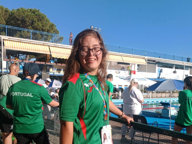 Jornal Campeão: Matilde Gaspar da APC de Coimbra chega às três medalhas no europeu de natação