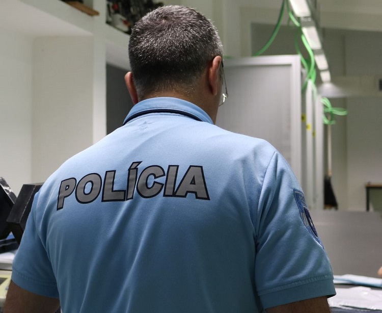 Jornal Campeão: PSP de Coimbra efectua duas detenções
