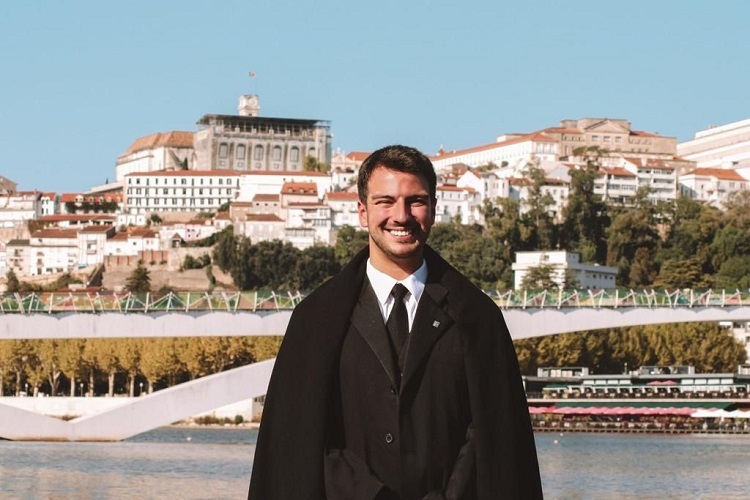 Jornal Campeão: Renato Daniel concorre à presidência da Associação Académica de Coimbra