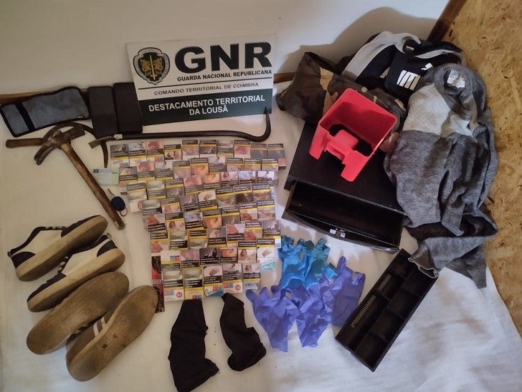 Jornal Campeão: Dois detidos na Lousã por furto em estabelecimento comercial