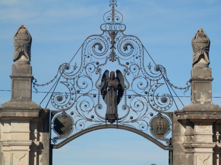 Jornal Campeão: Coimbra promoveu formação para trabalhadores do Cemitério da Conchada