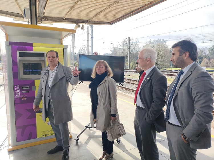 Jornal Campeão: SMTUC com máquina automática de bilhetes e carregamento de passes online