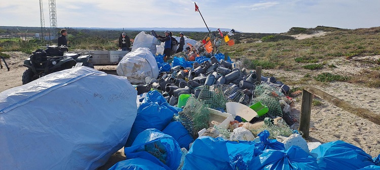 Jornal Campeão: Cantanhede: INOVA colaborou em acção de recolha de lixo na Praia da Tocha