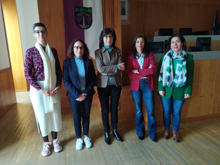 Jornal Campeão: Estratégia Nacional de Combate à Pobreza reúne com autoridades locais em Anadia