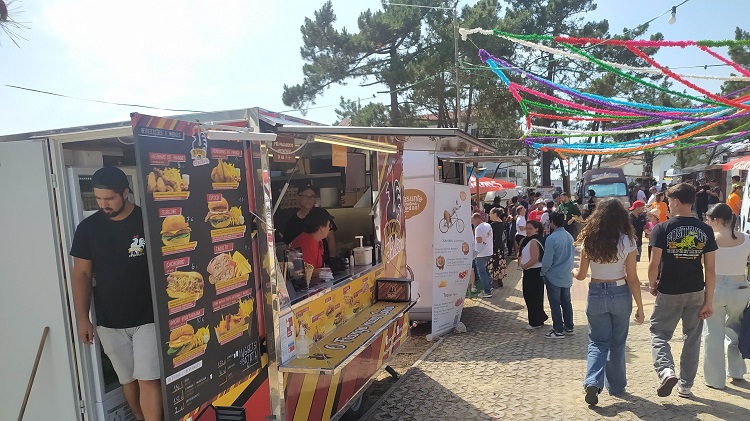 Jornal Campeão: O melhor da comida de rua na Praia de Quiaios Jornal Campeão: O melhor da comida de rua na Praia de Quiaios