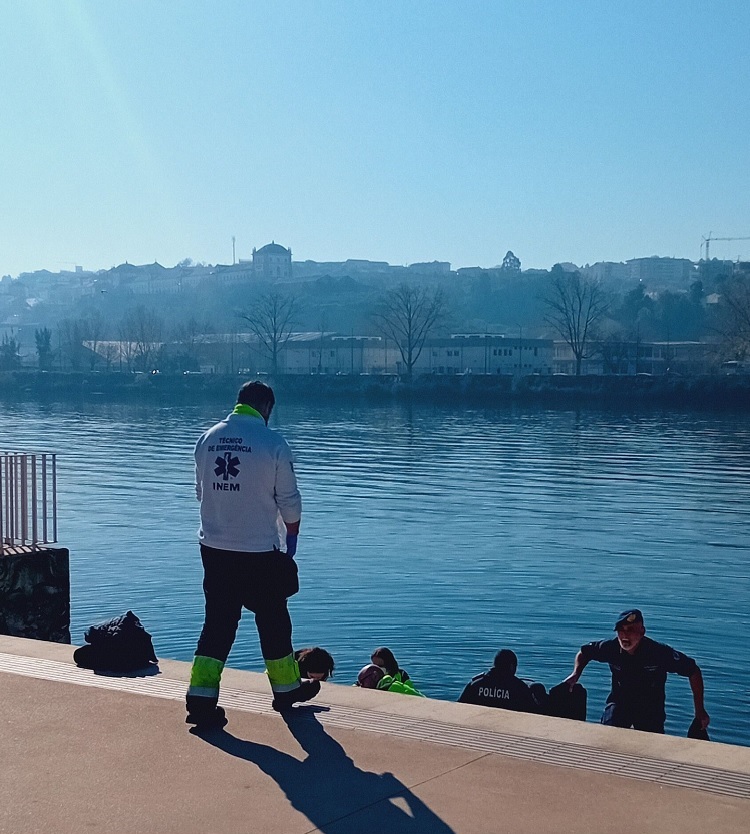 Jornal Campeão: PJ investiga caso de jovem que morreu no rio em Coimbra após perseguição policial