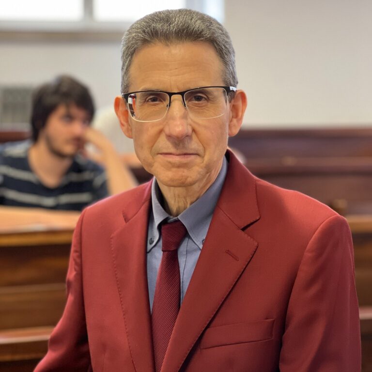 Jornal Campeão: Universidade Popular de Coimbra lança curso sobre “Figuras e textos que mudaram o mundo”