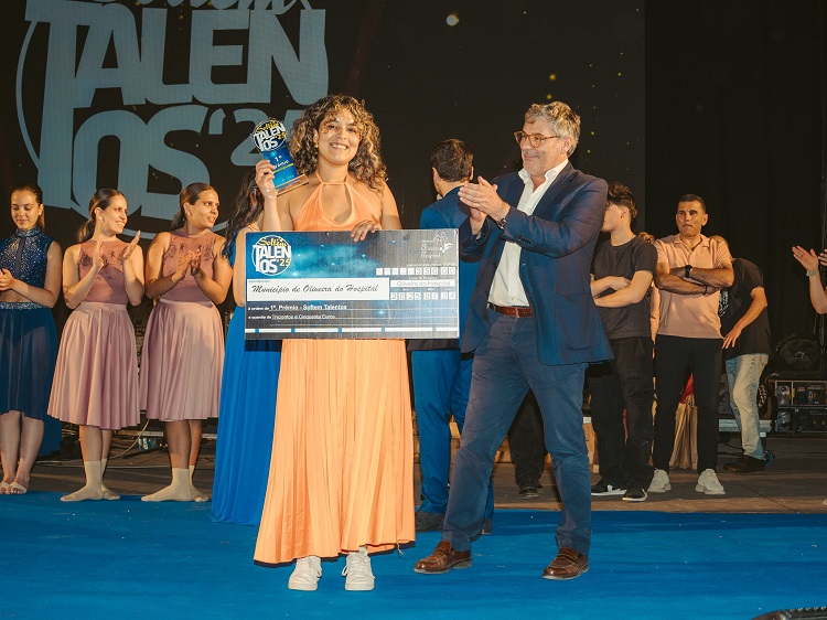 Jornal Campeão: Juhlia venceu o concurso Soltem Talentos de Oliveira do Hospital