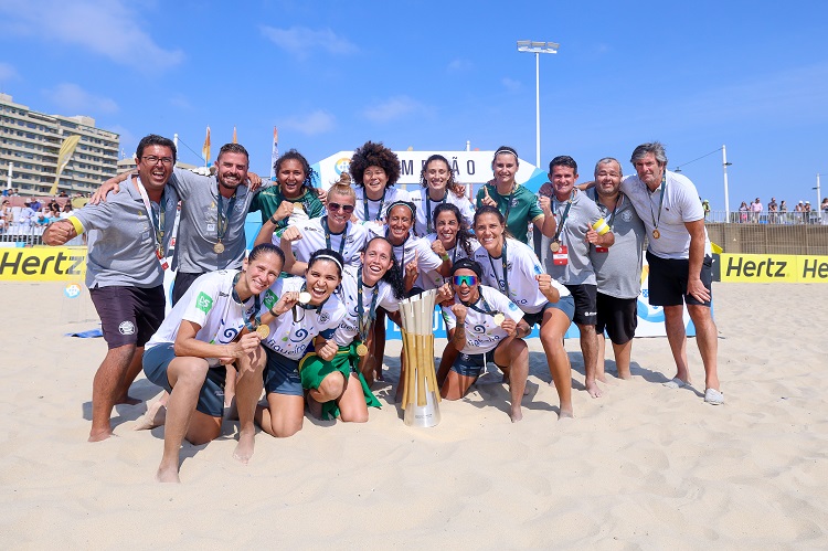 Jornal Campeão: Equipa feminina da Figueira da Foz é campeã nacional de Futebol de Praia
