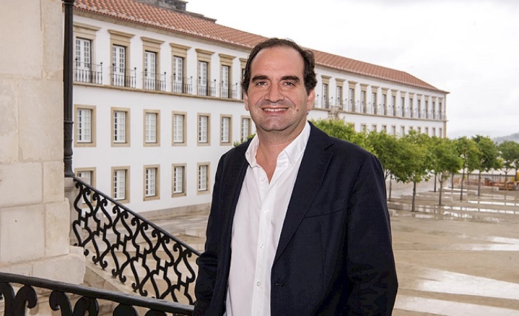 Jornal Campeão: João Nuno Calvão da Silva: Preservação do português é sinal de prestígio e sucesso