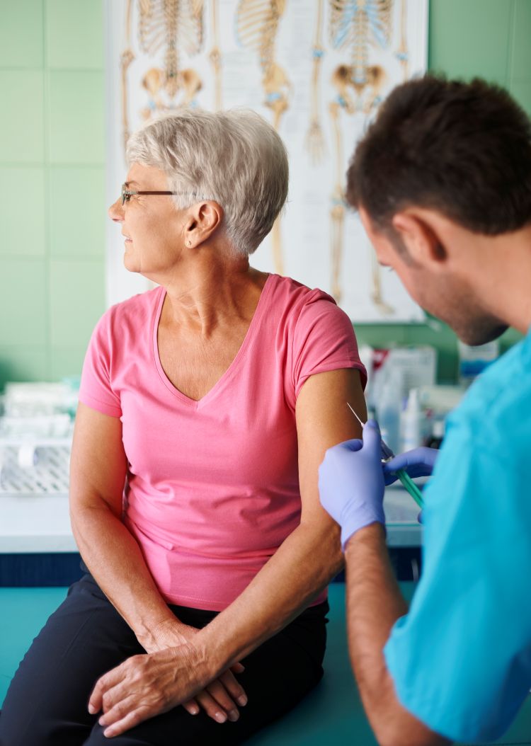 Jornal Campeão: Campanha de vacinação avança em Coimbra com mais de 71 mil vacinas contra a gripe e 44 mil contra a covid-19