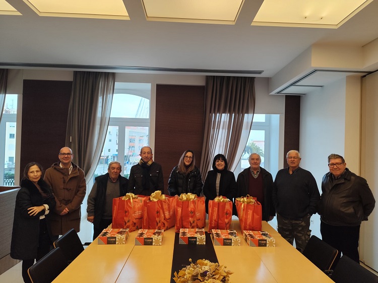 Jornal Campeão: Cantanhede oferece cabazes de Natal para famílias carenciadas