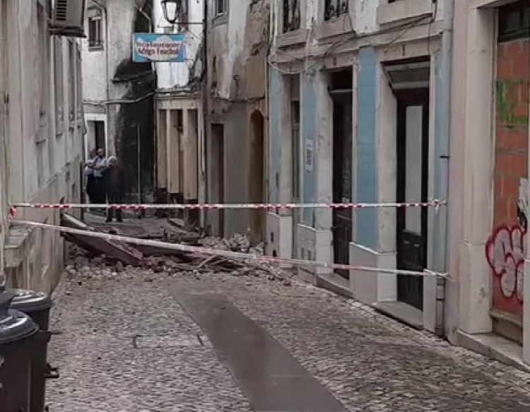Jornal Campeão: Desalojados de edifício da Baixa de Coimbra mantêm-se em alojamento provisório