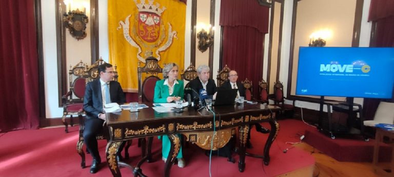 Jornal Campeão: Move-C permite viajar em Coimbra de autocarro e de Metrobus com um só cartão