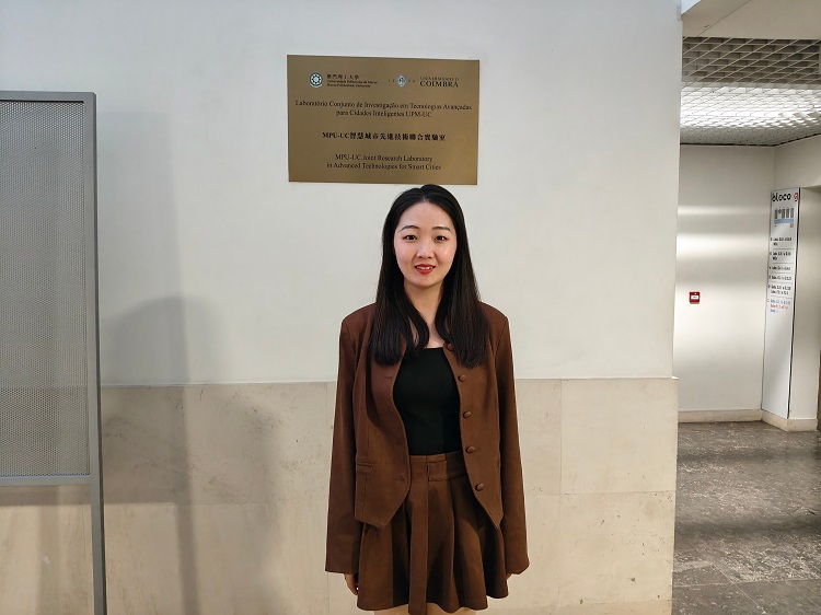 Jornal Campeão: Doutoranda da Universidade de Coimbra cria modelo de IA para descobrir novos fármacos