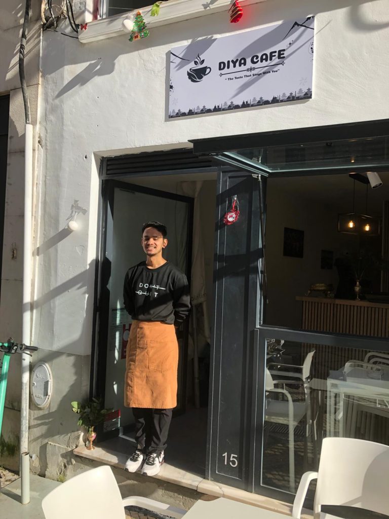 Jornal Campeão: O Natal Nepalês em Coimbra: e um restaurante com cheiro a montanha na cidade