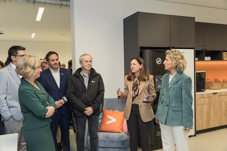 Jornal Campeão: Accenture reforça equipa e espaço tecnológico em Coimbra