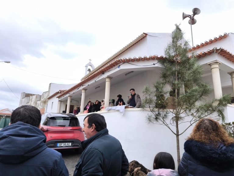 Jornal Campeão: Vila Pouca do Campo celebrou o Ano Novo com a tradicional Festa das Fogaças