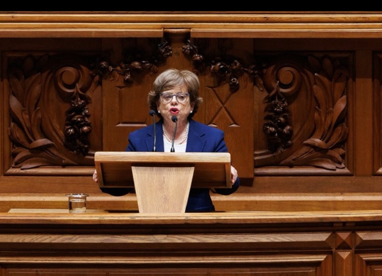 Jornal Campeão: Ministra da Administração Interna demite-se e Presidente aceita