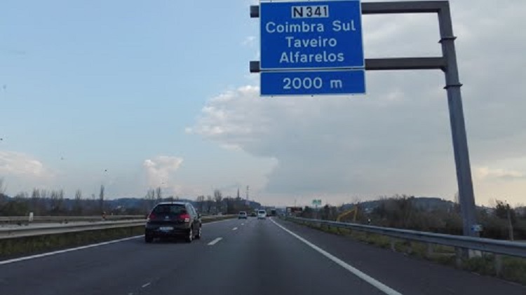 Jornal Campeão: Auto-estrada A1 cortada ao trânsito nos dois sentidos em Coimbra