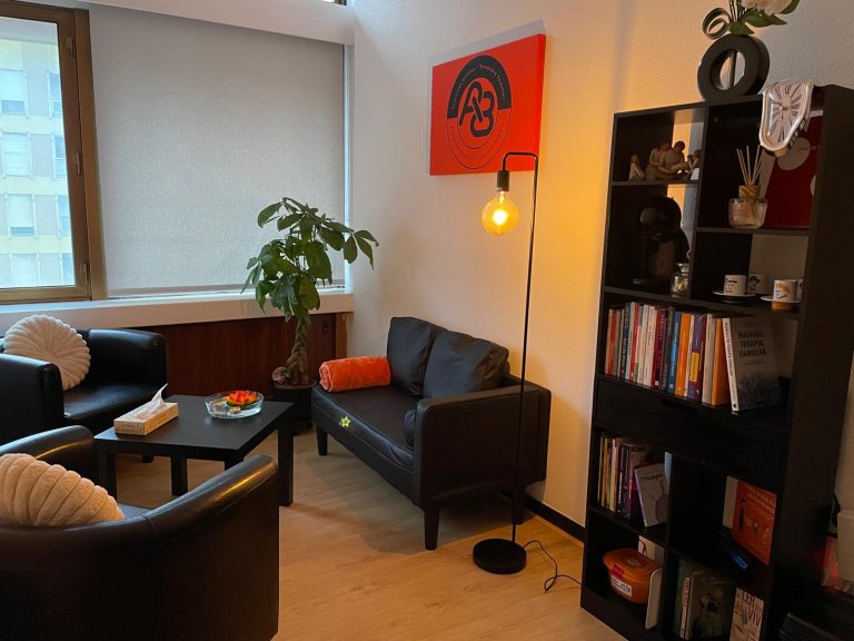 Jornal Campeão: Aida Borges propõe cuidado psicológico centrado na pessoa e nas relações