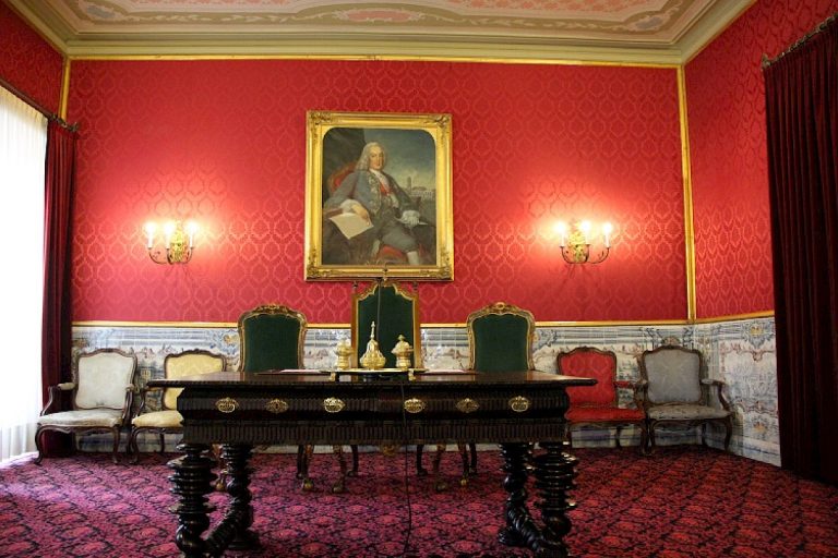 Jornal Campeão: Professores Catedráticos da Faculdade de Direito tomam posse